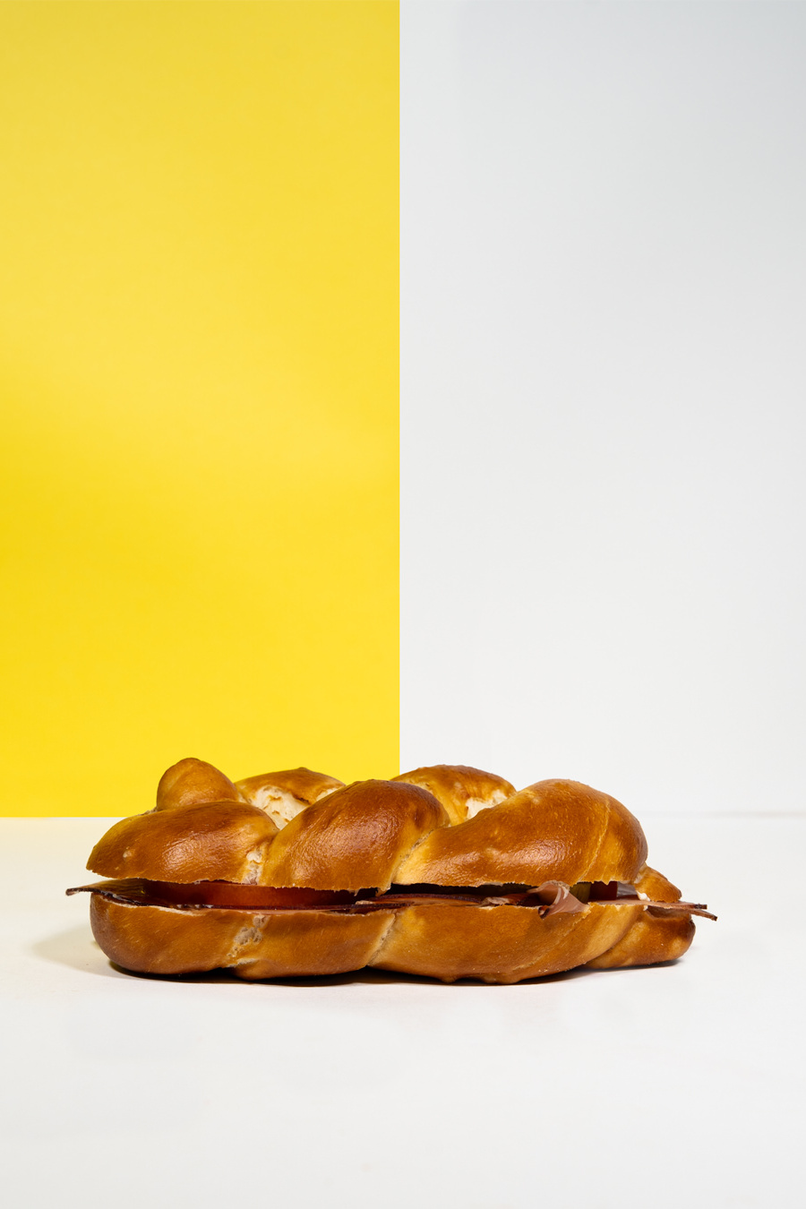 Laugenzöpfli mit Rohschinken
